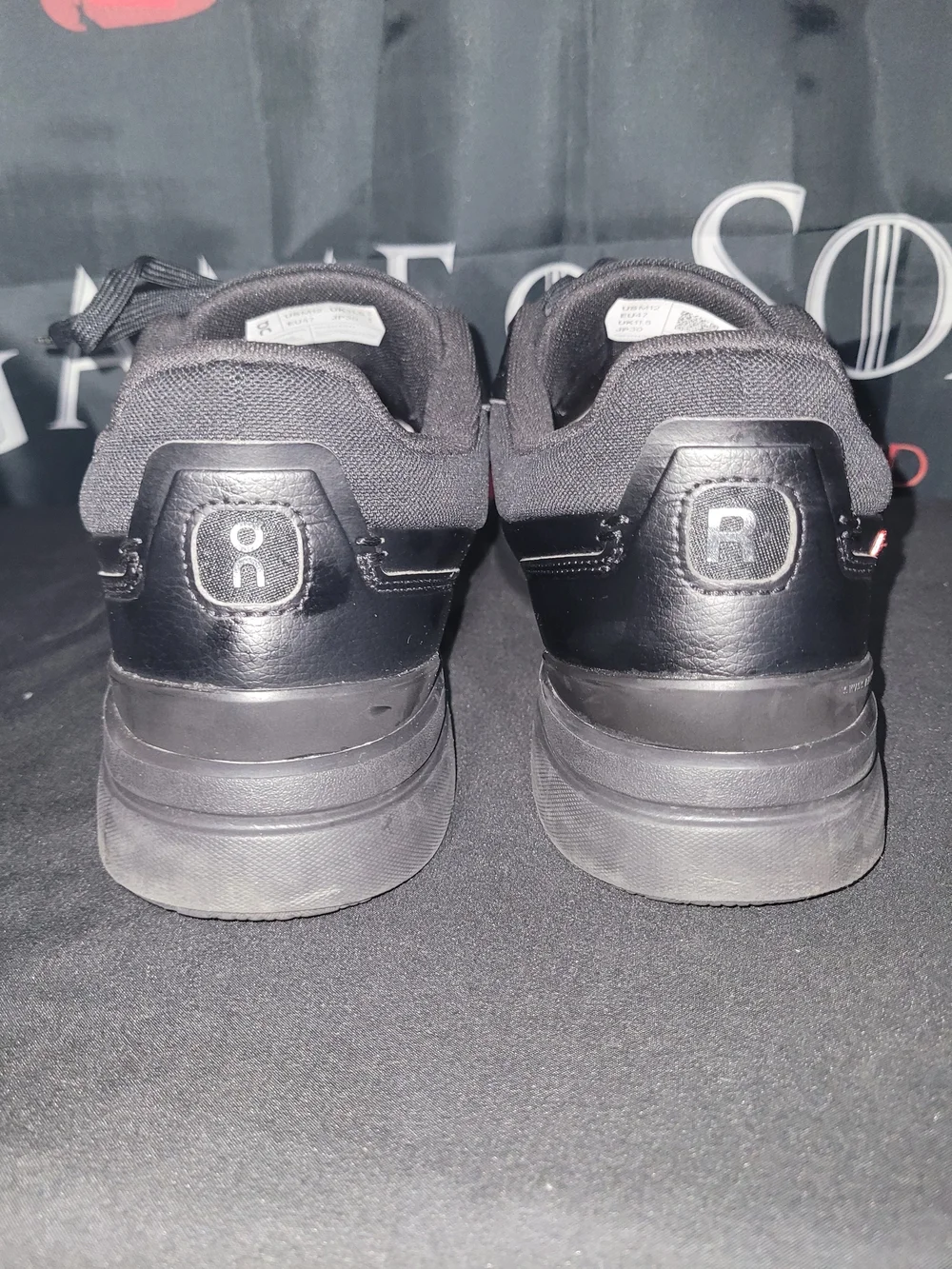 On Roger Advantage Men's Cloudnova Black Casual Sneaker